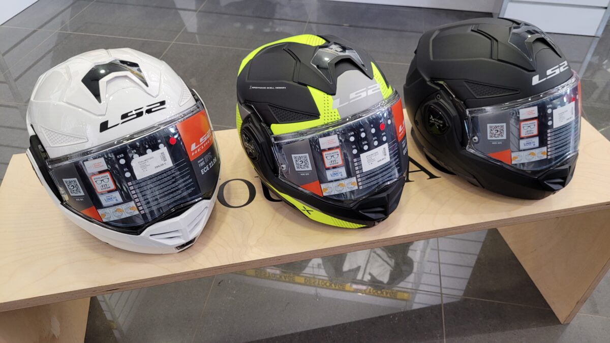 différents modèles de casques moto