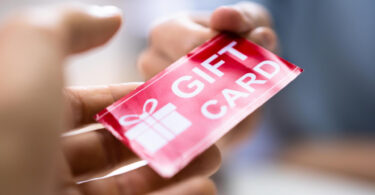 Cartes cadeaux : comment choisir entre mono-enseigne et multi-enseignes ?